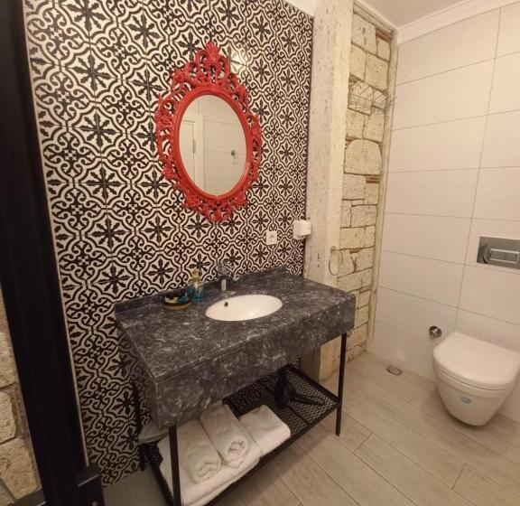 スタンダードルーム, Chloe Boutique