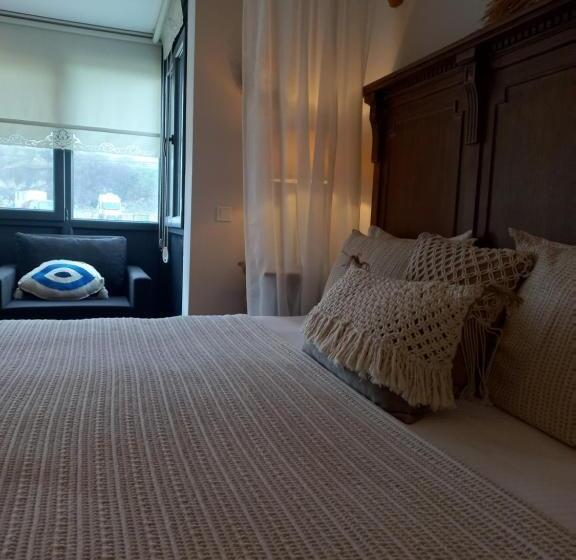 デラックスの４人部屋, Chloe Boutique