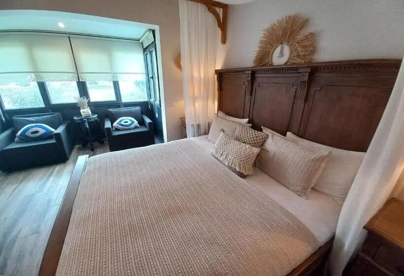 Deluxe Neljän Hengen Huone, Chloe Boutique