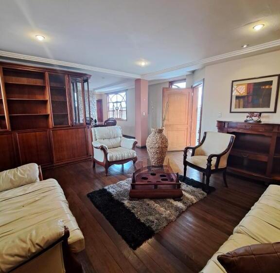 패밀리 스위트, Coronel