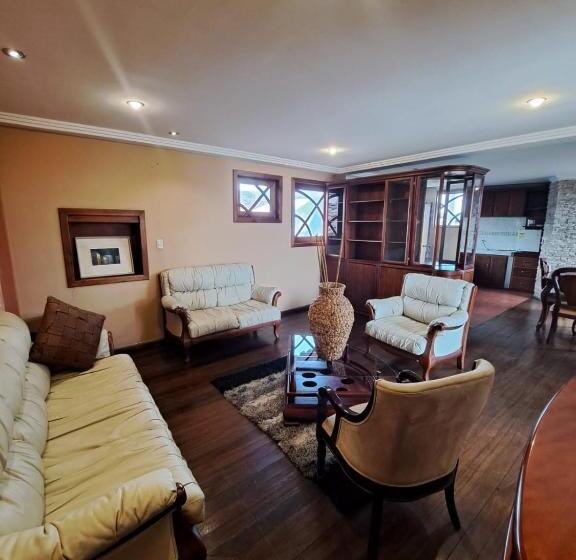 패밀리 스위트, Coronel