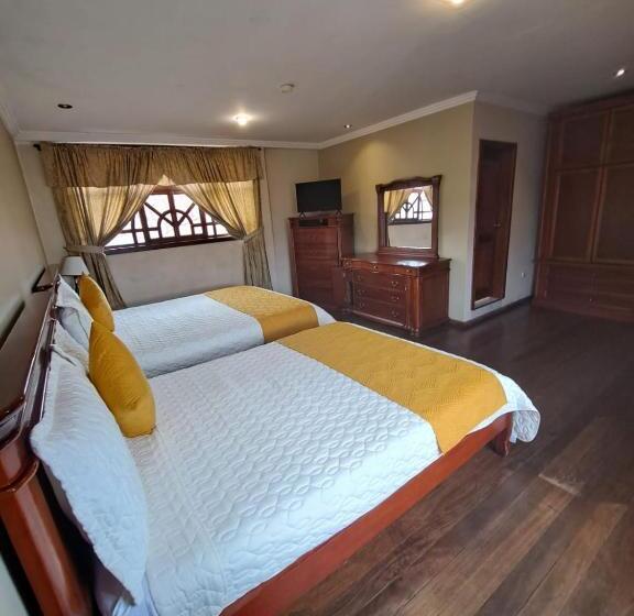 Family Suite, Coronel
