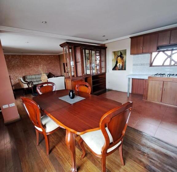 패밀리 스위트, Coronel