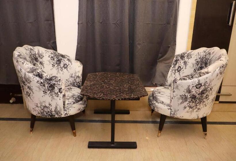 سوئیت با بالکن, Lyf Corporate Suites Noida Sector 19