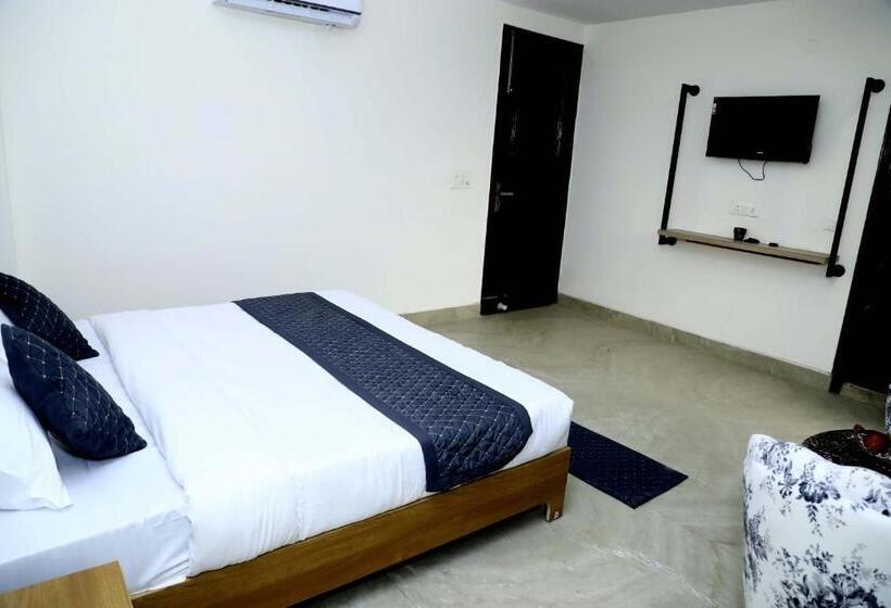 سوئیت با بالکن, Lyf Corporate Suites Noida Sector 19