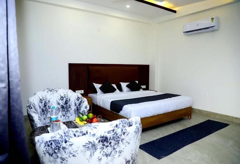 سوئیت با بالکن, Lyf Corporate Suites Noida Sector 19