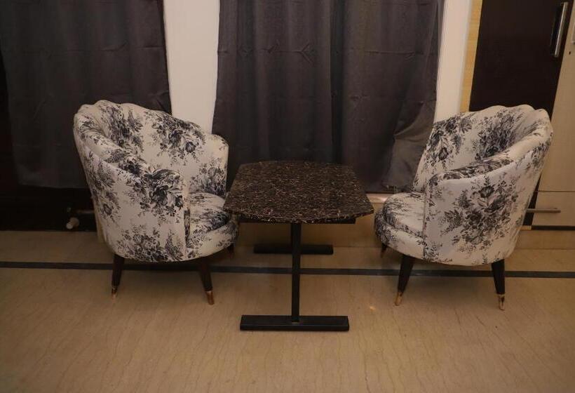 سوئیت با بالکن, Lyf Corporate Suites Noida Sector 19