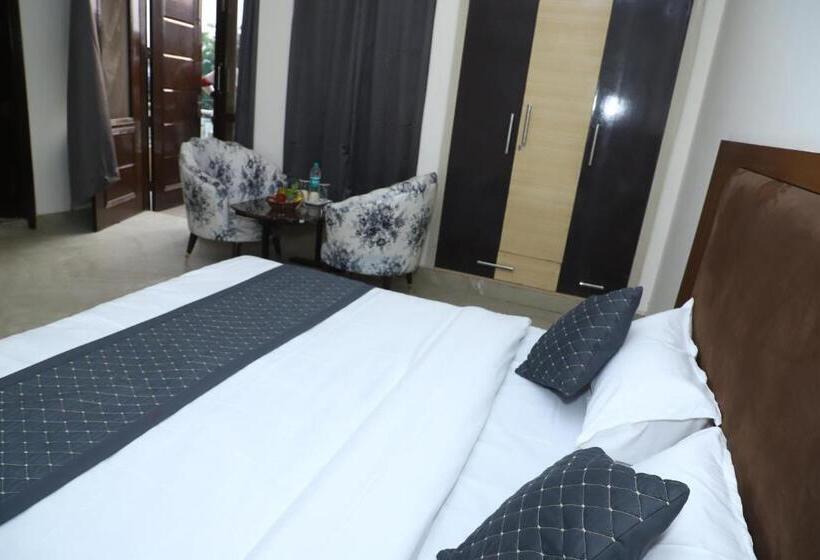 سوئیت با بالکن, Lyf Corporate Suites Noida Sector 19