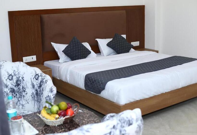 سوئیت با بالکن, Lyf Corporate Suites Noida Sector 19