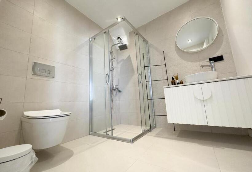 スタンダードトリプルルーム, Mehmetbey çaka