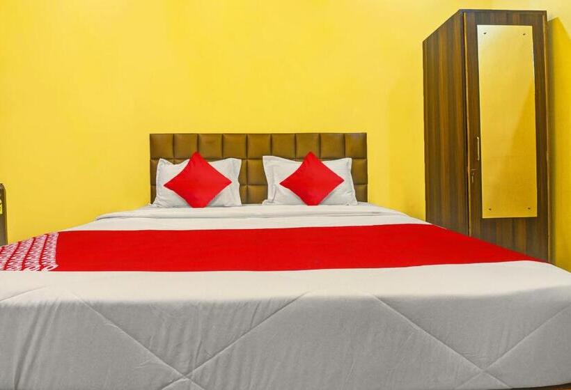 트리플 클래식 룸, Oyo Flagship Peppy Guest House