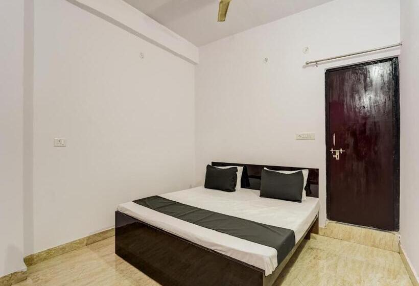 Triple Classic Room, Oyo Varusiya Guest House