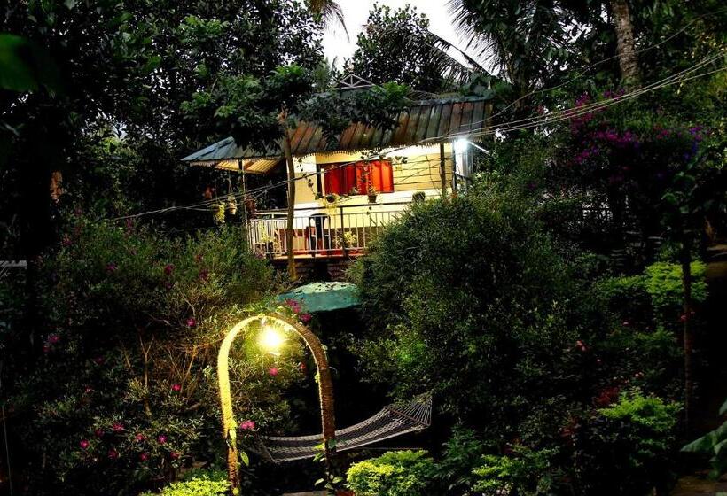 Номер Стандарт Вид на Сад, The Wayside Tree House And Private Villas