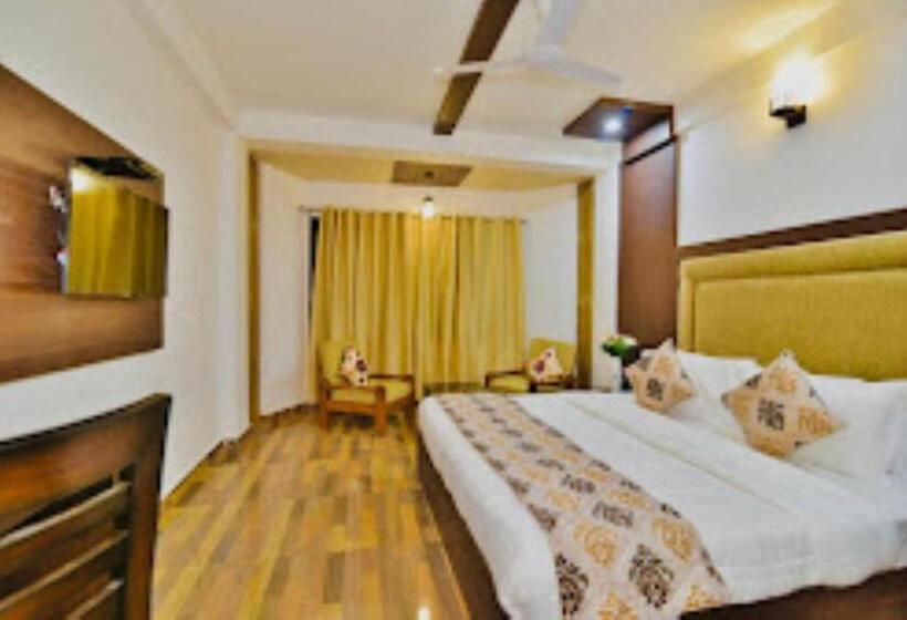 اتاق لوکس, Kapoor Resort Manali