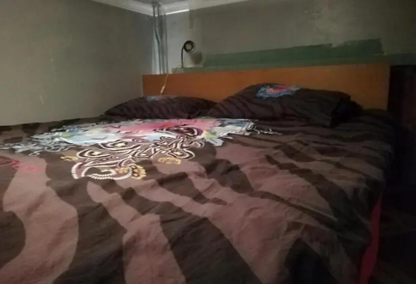 ファミリールーム, Room In House 2 Floors 2 Bedrooms Near Central Station