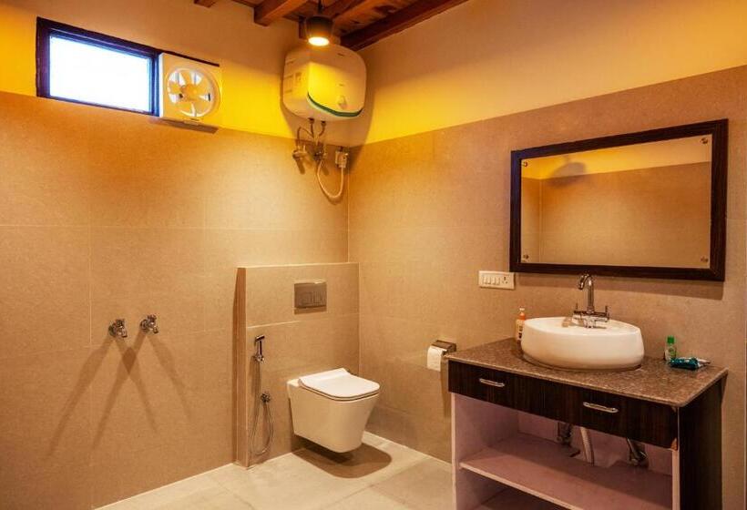 Quarto Estandar Vista Montanha, Shree Parijat Resort At Mukteshwar Hill Station With Himalayan View