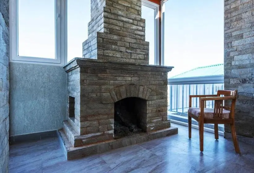 プレジデントスイートルーム, Shree Parijat Resort At Mukteshwar Hill Station With Himalayan View