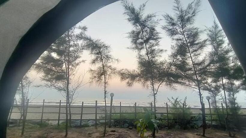 چادر با خدمات رفاهی استاندارد, The Meraki Beach Resort