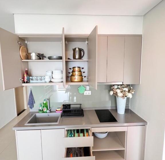 آپارتمان 1 خوابه با بالکن, The Song Luxury Apartment By Lisa House