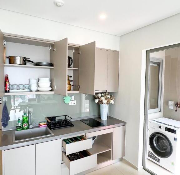 آپارتمان 1 خوابه با بالکن, The Song Luxury Apartment By Lisa House