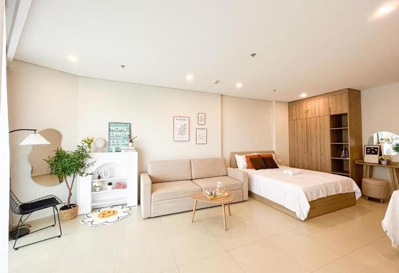 استودیو استاندارد با بالکن, The Song Luxury Apartment By Lisa House