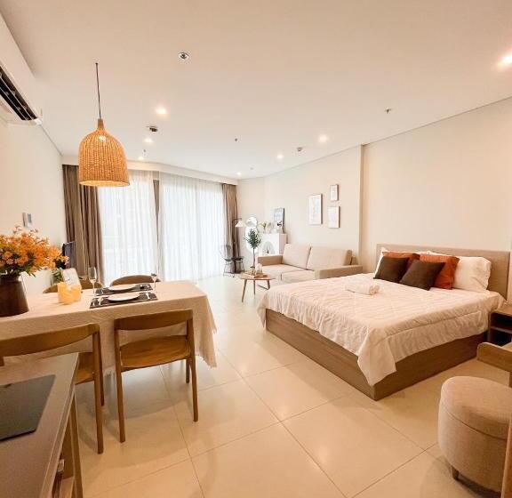 استودیو استاندارد با بالکن, The Song Luxury Apartment By Lisa House