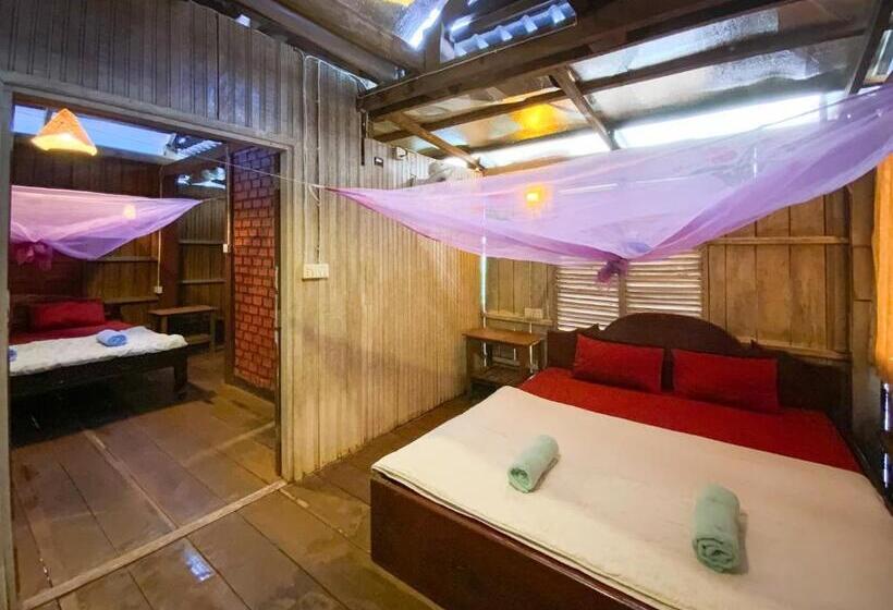 家庭间, Backpacker Hostel And Jungle Trekking