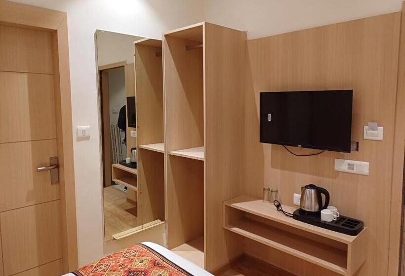 Standard Triple Room, Dream Land