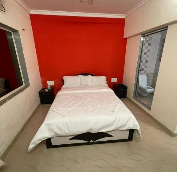 デラックスルーム, Kumar