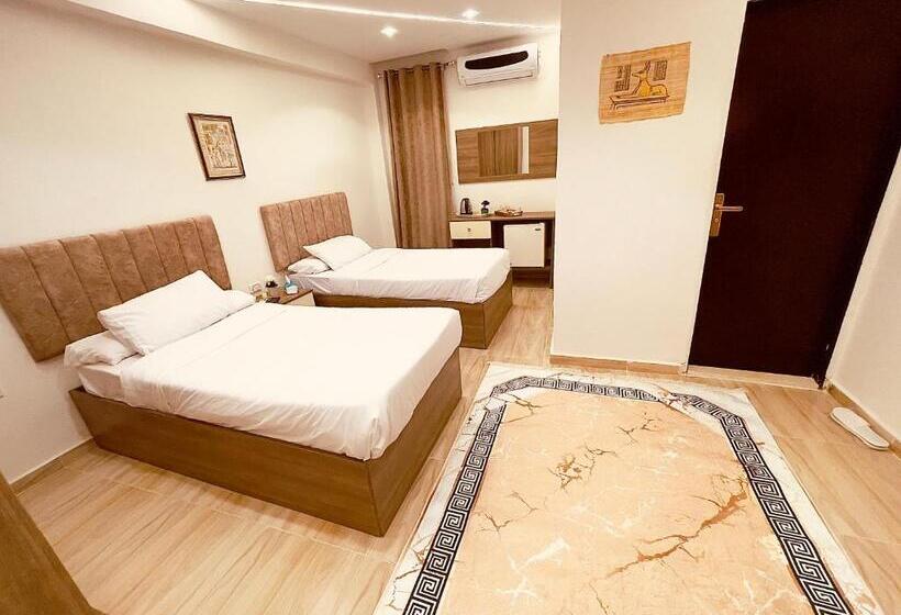 اتاق اکونومی, Locanda Pyramids View