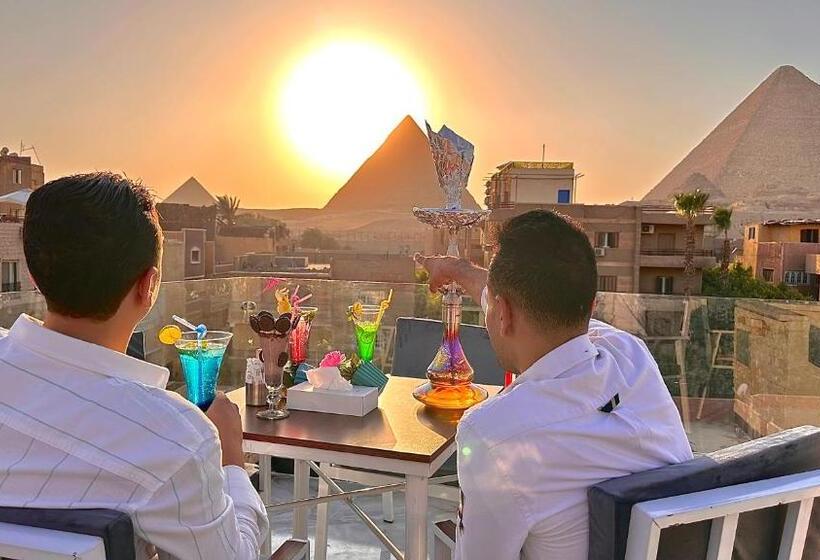 اتاق ساده سه‌ نفره, Locanda Pyramids View