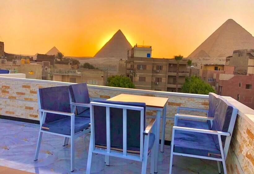 اتاق ساده سه‌ نفره, Locanda Pyramids View