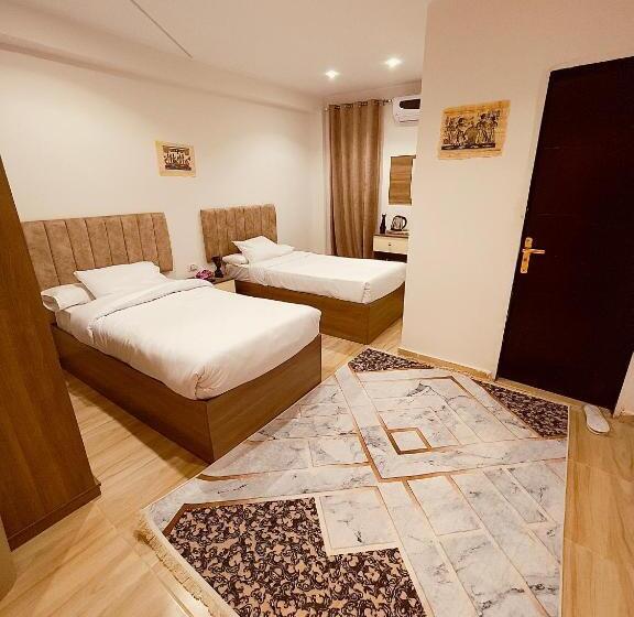 اتاق اکونومی, Locanda Pyramids View