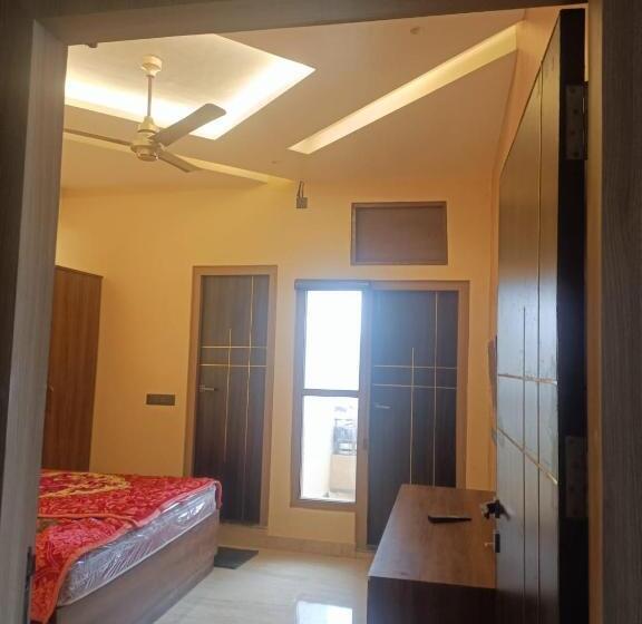 スーペリアールーム, Mr Jaiswal Dharmshala