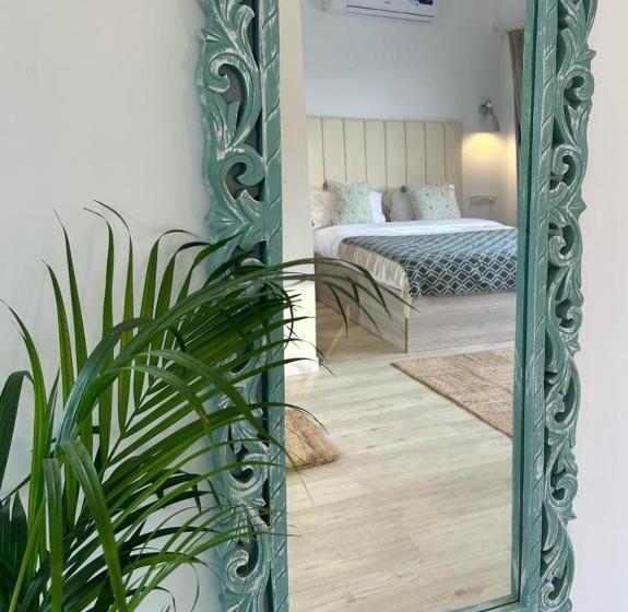 Номер Deluxe с Балконом, Riverside Luxe Living