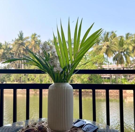 חדר דלוקס עם מרפסת, Riverside Luxe Living