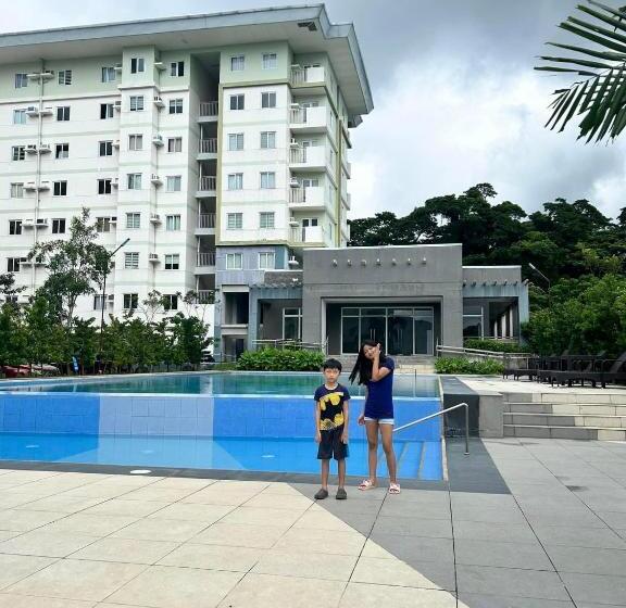 스탠다드 스튜디오 풀장 전망, M&m S Condo Unit