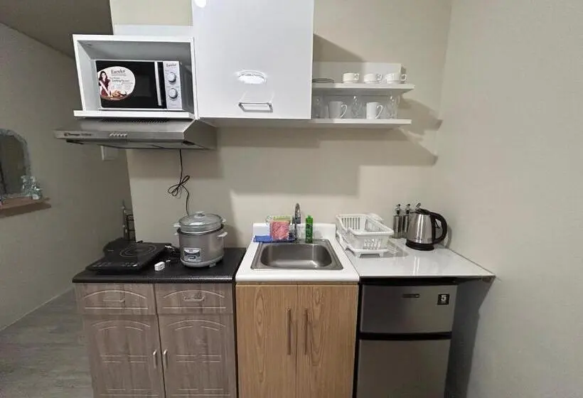 プールビュースタンダードステューディオ, M&m S Condo Unit