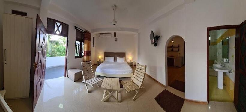 غرفة ديلوكس, The Calm Of8