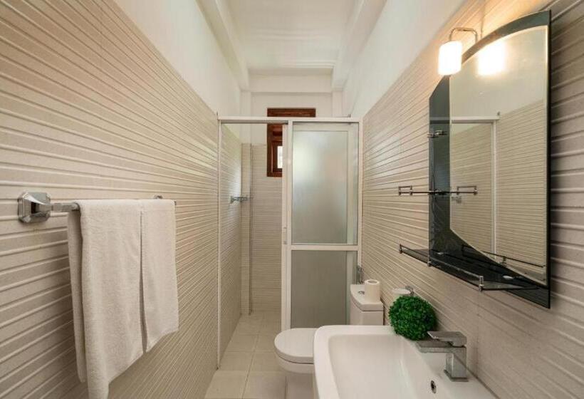 غرفة ديلوكس عائلية, The Calm Of8