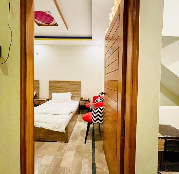 اتاق استاندارد, Bed & Rest Airport