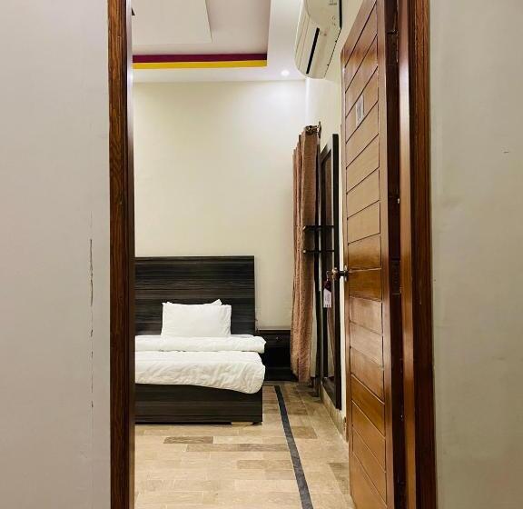 اتاق استاندارد, Bed & Rest Airport