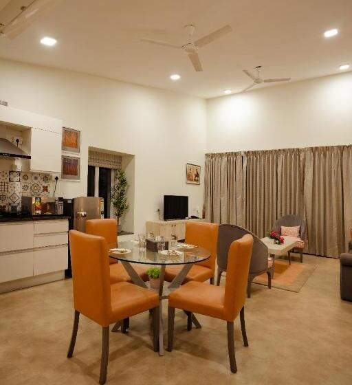 סטודיו סטנדרטי נוף לגינה, Carnival De Goa