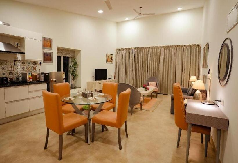 סטודיו סטנדרטי נוף לגינה, Carnival De Goa