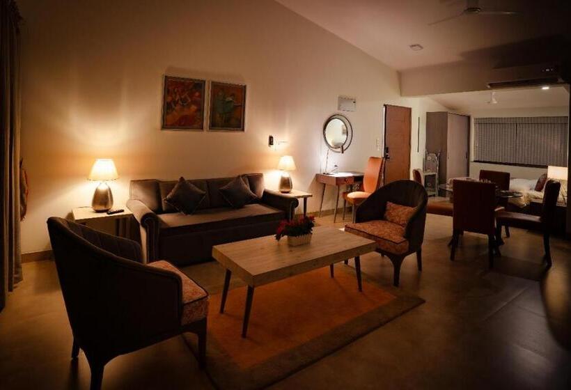 סטודיו סטנדרטי נוף לגינה, Carnival De Goa