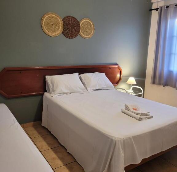 اتاق استاندارد سه نفره, Aurora