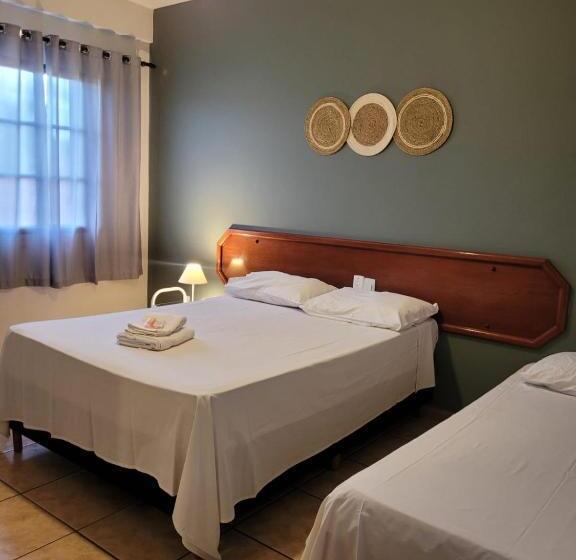 اتاق استاندارد سه نفره, Aurora