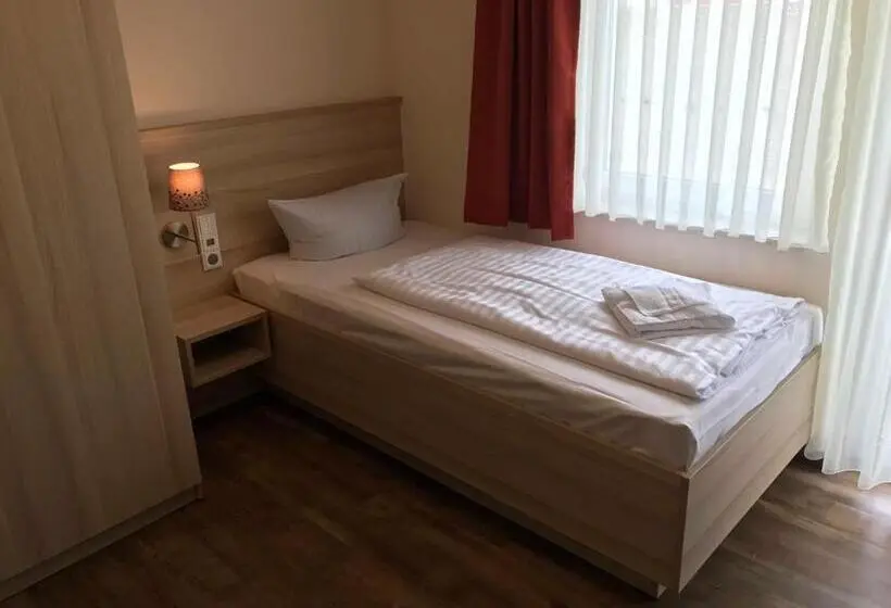 Standard Yhden Hengen Huone, Karl S Burg Gmbh
