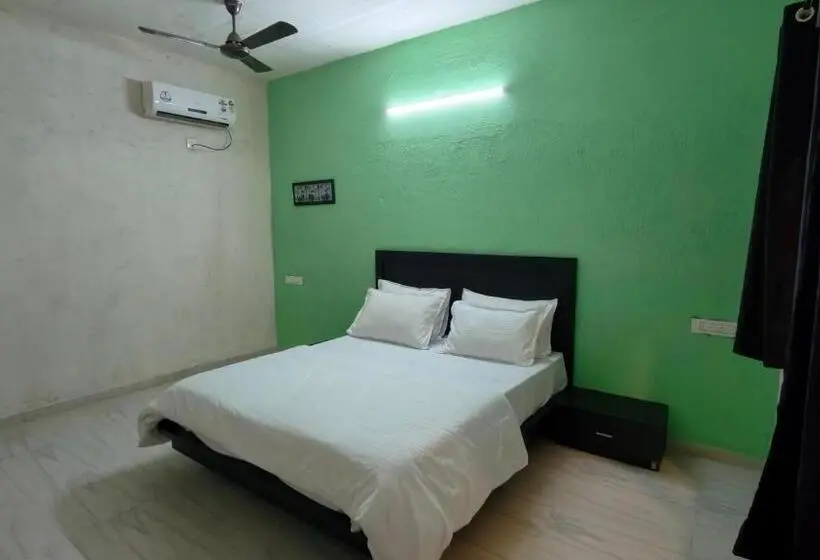 Deluxe Zimmer Kingsize Bett, Rrr