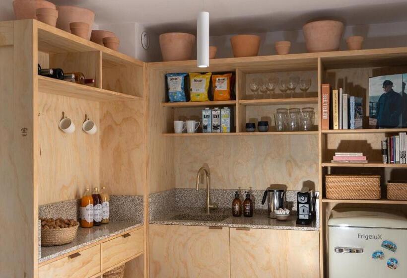 سوییت, Mob Hotel Cannes